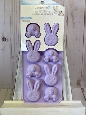 Holiday Silicone Shaped Candy Mold Chocolate Treat Butter Easter Bunny 8 NEW